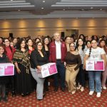 Bedolla entrega kits para emprendedoras; se busca fortalecer autonomía económica