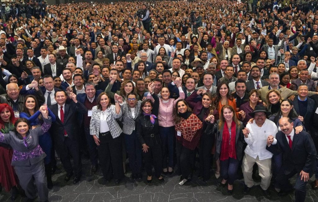 PRESIDENTA CLAUDIA SHEINBAUM LIDERA ENCUENTRO NACIONAL CON ALCALDES Y GOBERNADORES DE TODOS LOS PARTIDOS POLÍTICOS; PROPONE MEDIDAS PARA FORTALECER EL DESARROLLO MUNICIPAL Y LA CONSTRUCCIÓN DE LA PAZ