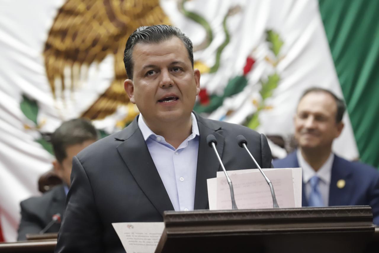 Presenta Memo Valencia iniciativas para endurecer penas por el delito de amenazas de muerte y robo a cuentahabientes