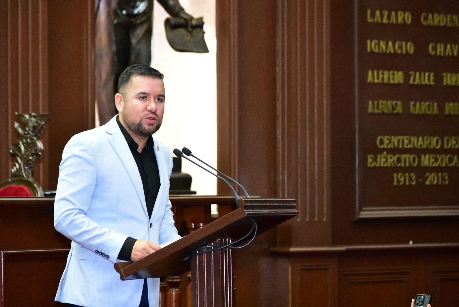 Plantea Reyes Galindo reducir edad para ocupar el cargo de director general del Instituto de la Juventud en Michoacán