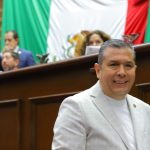 Juan Carlos Barragán presenta iniciativa para transformar adeudos de agua en inversión educativa en escuelas públicas y la UMSNH