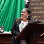 Llama a la población a atender su salud mental en instituciones oficiales y no en las redes sociales