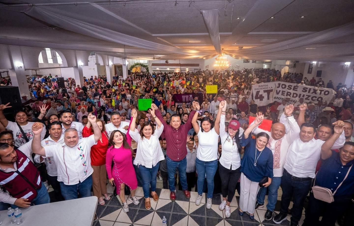 Más de 3 mil personas abarrotan el Salón Arcoíris en la Asamblea Informativa de Morena en Puruándiro
