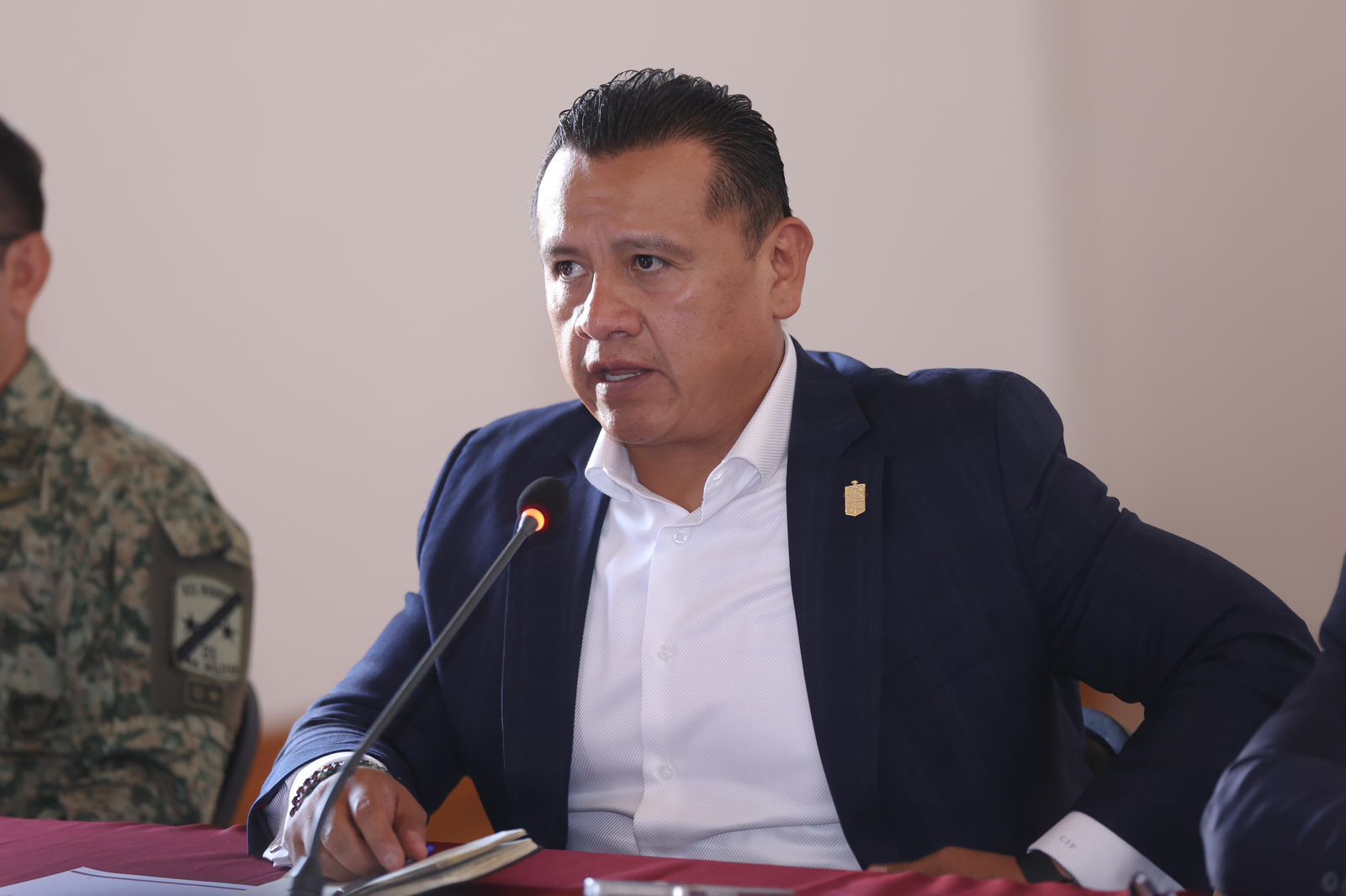 Carlos Torres Piña oficializa su registro por la Fiscalía General del Estado de Michoacán