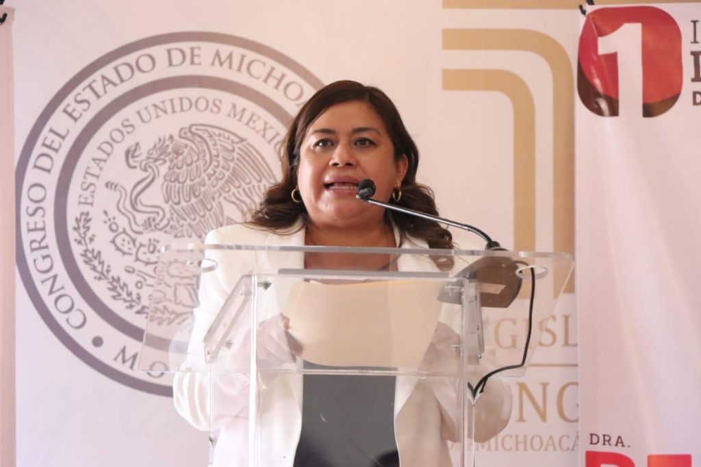 Diputadas Belinda Iturbide y Jaqueline Avilés entregan sus informes legislativos