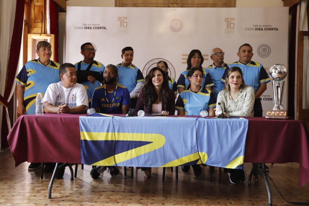Colocan bandera de la comunidad sorda en el Palacio Legislativo