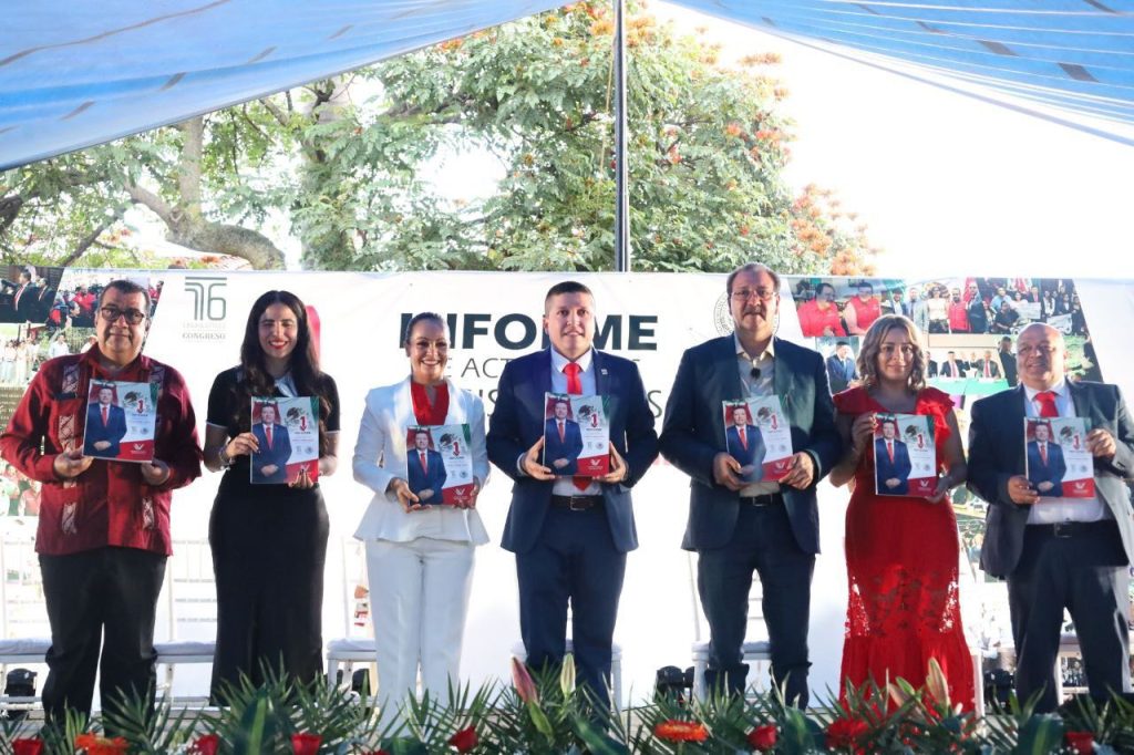 Vicente Gómez Núñez rinde su primer informe de labores legislativas