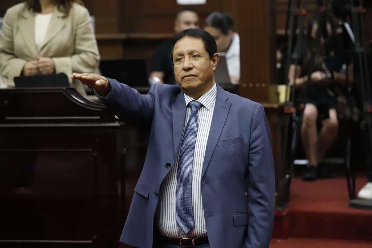 Designa 76 Legislatura a Daniel Rangel Piñón como director del IIEL