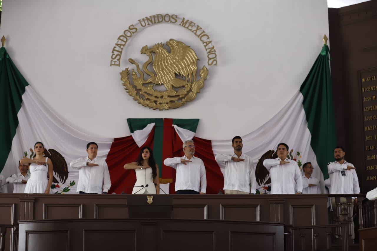 Otorga 76 Legislatura Presea “Constitución de 1814” a Felipe Orlando Aragón Andrade