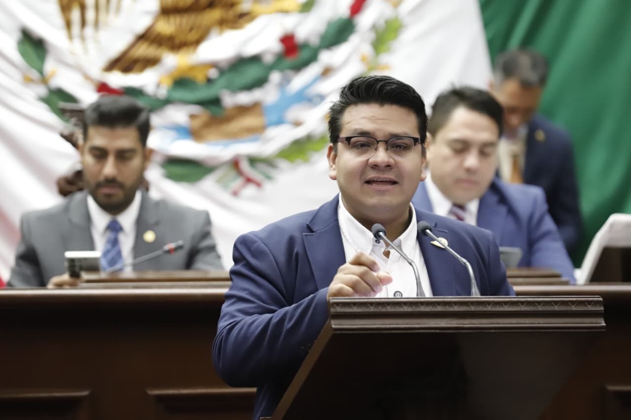 Educación alimentaria en el nivel básico, pilar para la salud pública: Toño Carreño