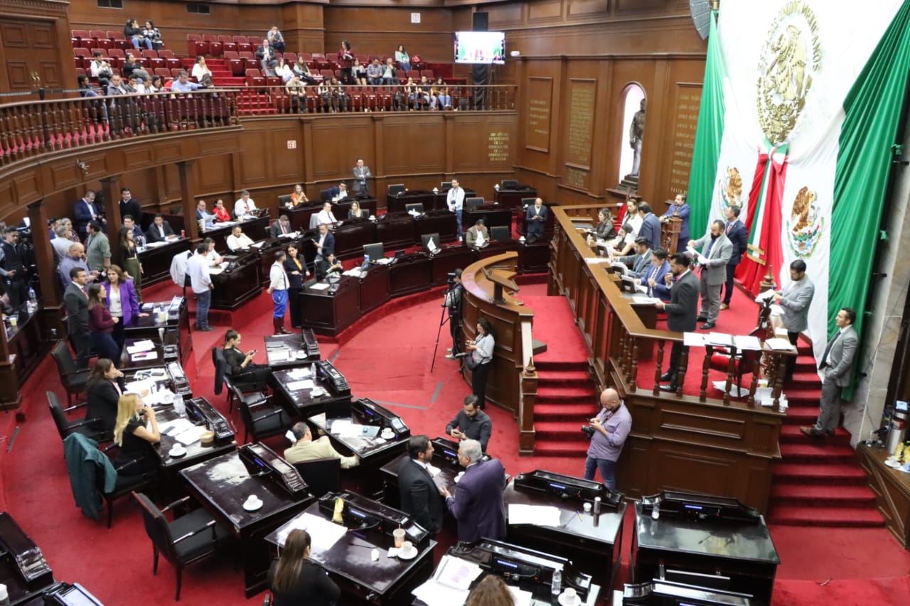 Compensación económica al cónyuge que asumió las cargas del hogar, en caso de separación: 76 Legislatura
