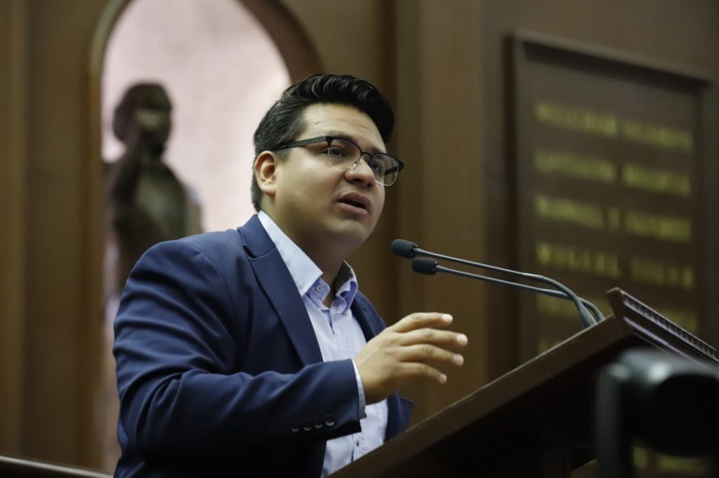 Toño Carreño presenta iniciativa para la creación de la Comisión de Evaluación y Seguimiento al Plan Municipal de Desarrollo