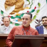 Por congruencia y coherencia, vamos por la reducción de presupuesto al Congreso: Juan Pablo Celis