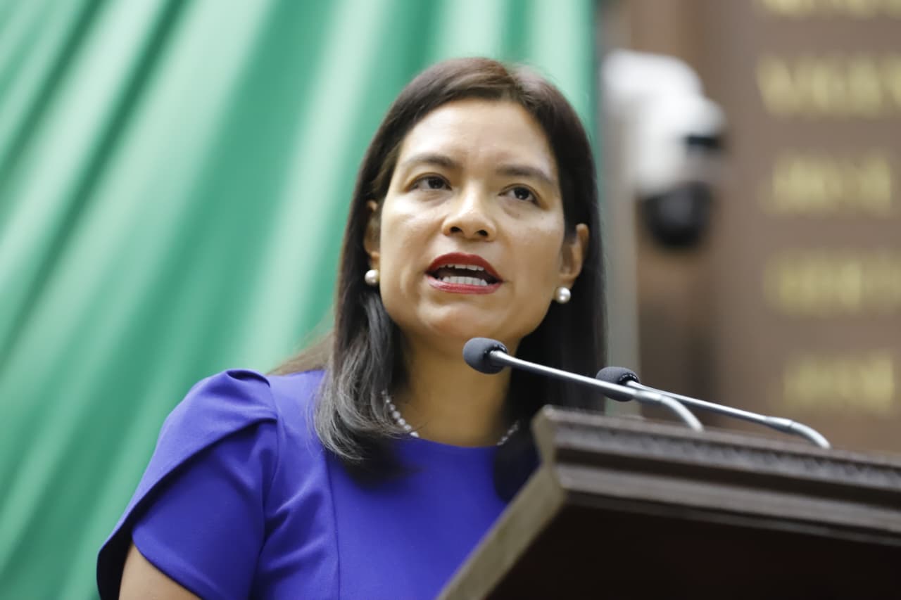 Impulsa Eréndira Isauro reforma para prevenir violencia escolar originada en redes sociales