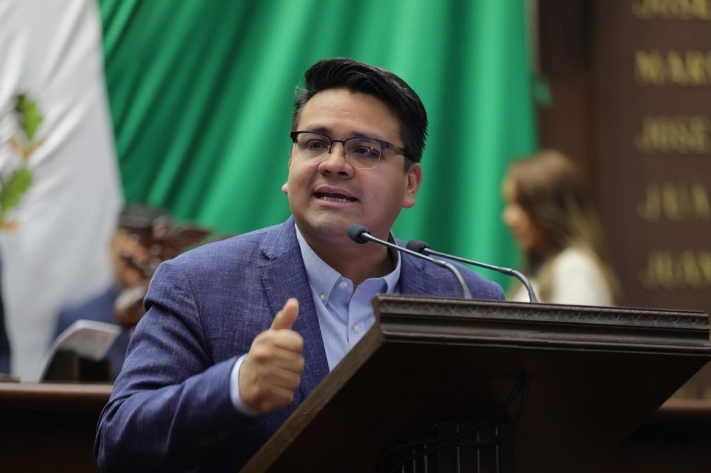 Toño Carreño, desde tribuna, plantea que una reforma electoral debería contemplar la anulación de comicios cuando algún candidato sea privado de la vida