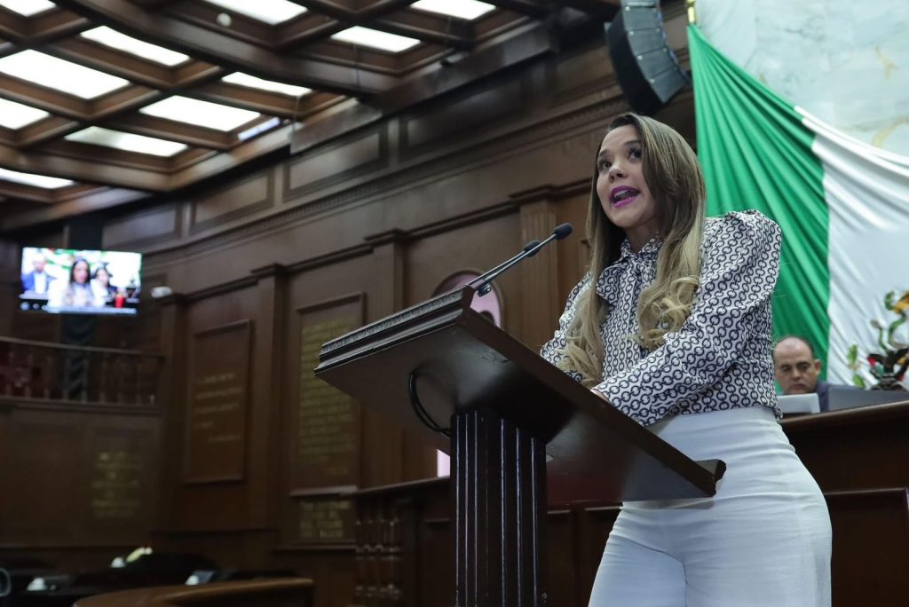 Desde tribuna, Xóchitl Ruiz plantea necesidad de reformar marco jurídico en materia de justicia para adolescentes