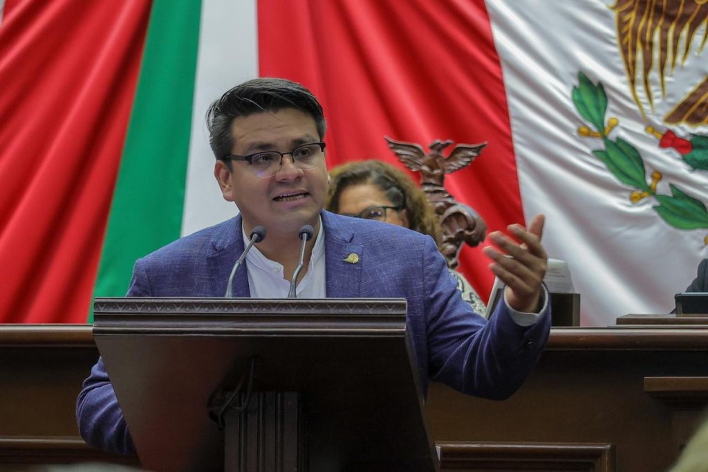 Celebra Toño Carreño reformas a la ley de educación, en beneficio de la salud de niñas y niños