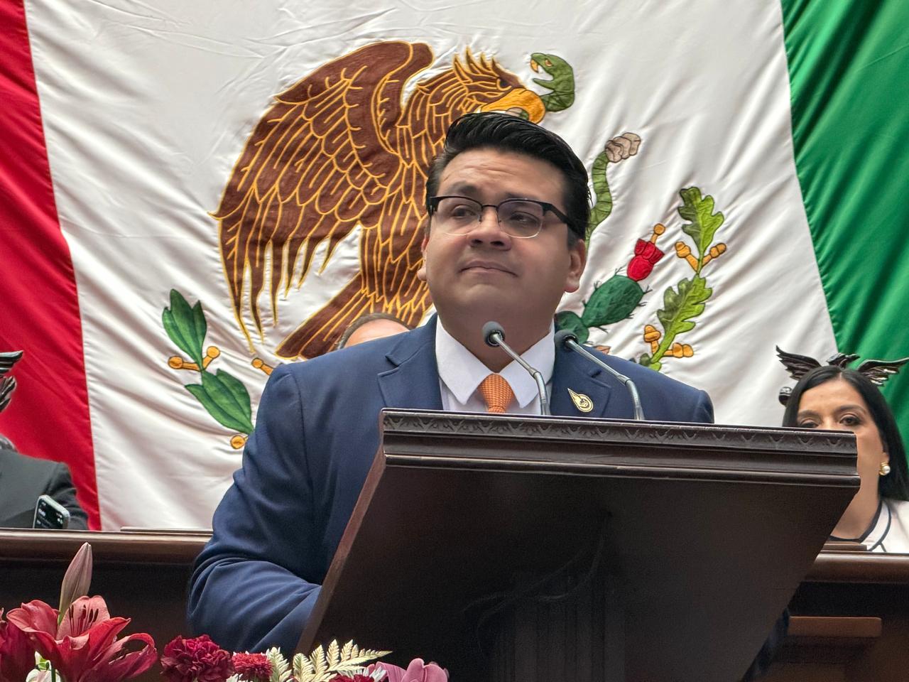 Toño Carreño, al responder al Quinto Informe de Gobierno, pidió un cierre de sexenio en paz para los michoacanos
