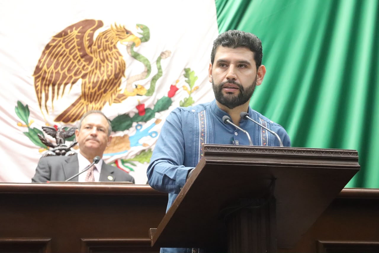 Con propuesta de reforma, Pide Octavio Ocampo proteger actividad artesanal y mejorar el nivel de vida de los artesanos michoacanos