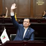 Con exhorto a la Secretaría de Economía, Memo Valencia busca evitar el robo de vehículos nuevos