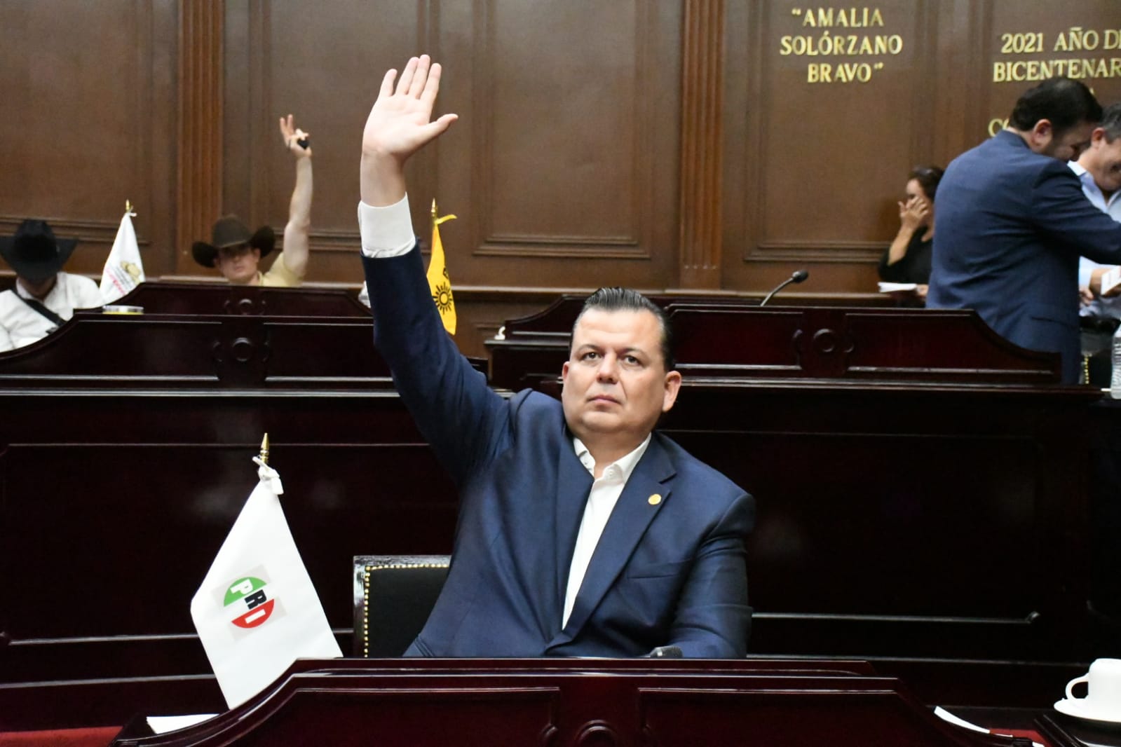 Con exhorto a la Secretaría de Economía, Memo Valencia busca evitar el robo de vehículos nuevos