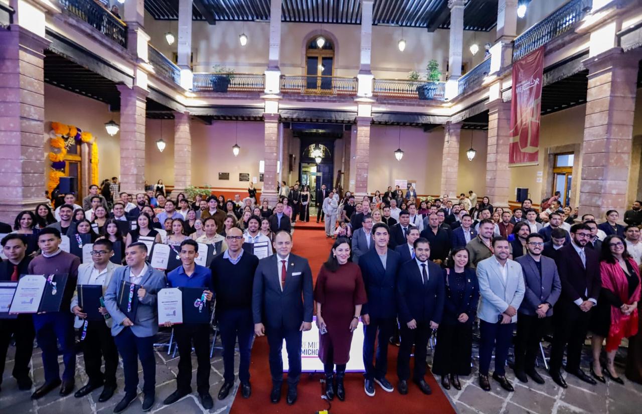 Congreso del Estado reconoce el aporte a la sociedad de las juventudes michoacanas
