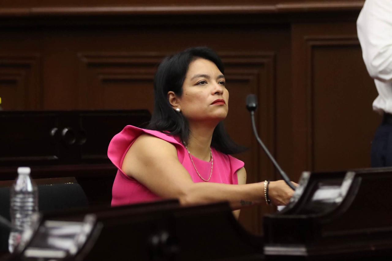 Impulsa Eréndira Isauro remuneración justa y derechos sociales para las familias artesanas